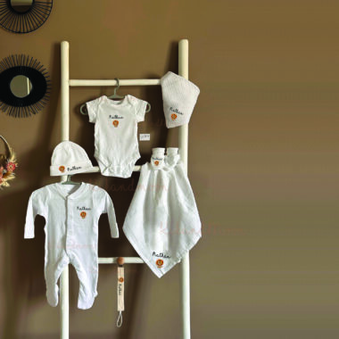 Mes Vêtements Bébé Personnalisés... Thème "Petit Lion"