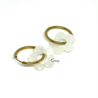 07- Boucles d'oreilles créoles Fleur Blanc transparent nacré (4)