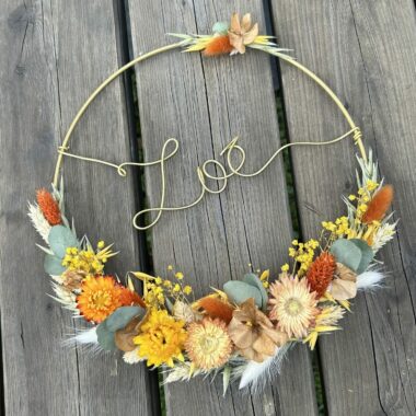1 Couronne de fleurs séchées, Fleurs couleurs naturel Jaune, cercle métal Doré